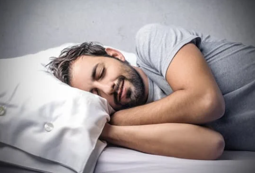 6 Gentle Ways to Wind Down Before Bed
