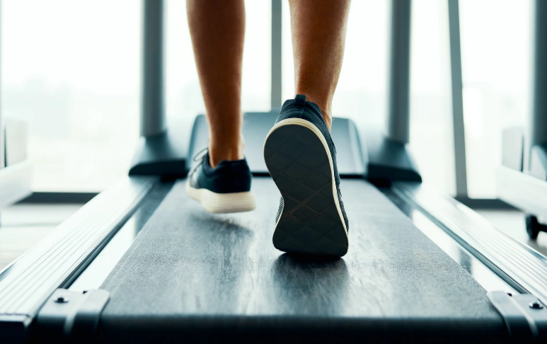 3 Easy Ways to Refresh Your Treadmill Workout